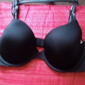 Brand New CALVIN KLEIN Molded Push-Up Bra